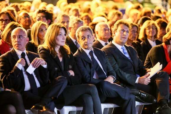 Carla Bruni-Sarkozy au meeting de son mari Nicolas Sarkozy pour les présidentielles 2017 à Saint-Maur-des-Fossés le 14 novembre 2016.