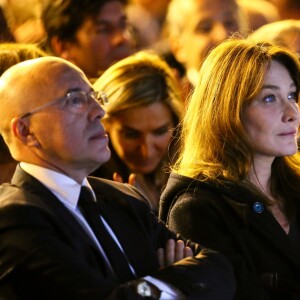 Carla Bruni-Sarkozy au meeting de son mari Nicolas Sarkozy pour les présidentielles 2017 à Saint-Maur-des-Fossés le 14 novembre 2016.