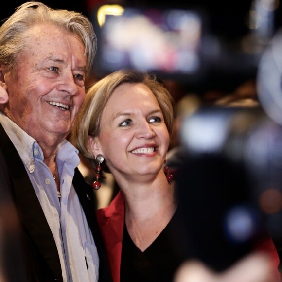 L'acteur français Alain Delon assiste au meeting d'Alain Juppé, maire de Bordeaux et candidat à la primaire de la droite et du centre (Les Républicains LR), au Zénith, à Paris, France, le 14 novembre 2016. © Stéphane Lemouton/Bestimage