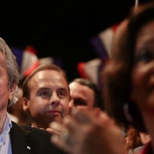 L'acteur français Alain Delon assiste au meeting d'Alain Juppé, maire de Bordeaux et candidat à la primaire de la droite et du centre (Les Républicains LR), au Zénith, à Paris, France, le 14 novembre 2016. © Stéphane Lemouton/Bestimage