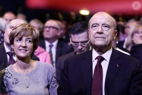 Alain Juppé et sa femme Isabelle - Meeting d'Alain Juppé, maire de Bordeaux et candidat à la primaire de la droite et du centre (Les Républicains LR), au Zénith, à Paris, France, France, le 14 novembre 2016. © Stéphane Lemouton/BestImage