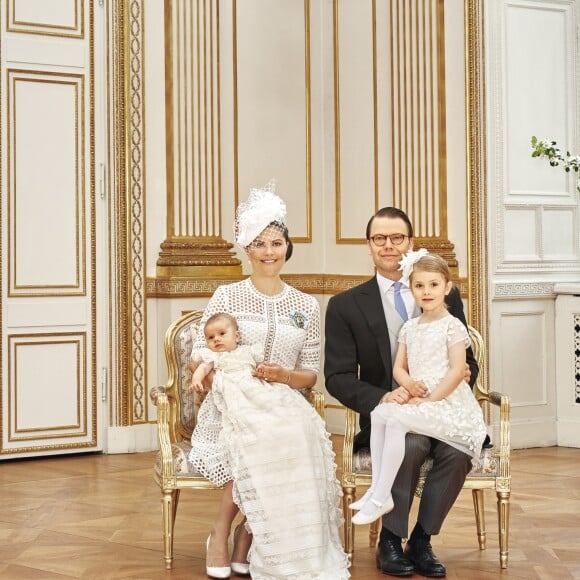 Photo officielle du baptême du prince Oscar de Suède, fils de la princesse Victoria et du prince Daniel, par Kate Gabor le 27 mai 2016. © Anna Lena Ahlström / Kungahuset (Cour royale de Suède)