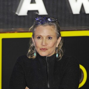 Carrie Fisher - People à la première de "Star Wars: Le réveil de la Force" à Odeon Leicester Square à Londres le 16 décembre 2015
