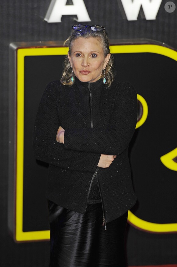 Carrie Fisher - People à la première de "Star Wars: Le réveil de la Force" à Odeon Leicester Square à Londres le 16 décembre 2015