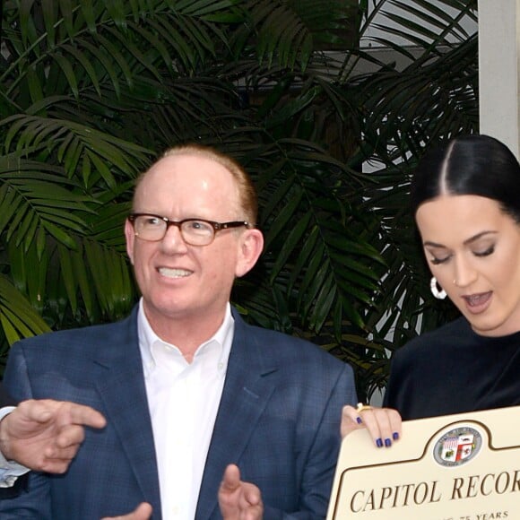 Le label Capitol Records inaugure sa Star of Recognition sur le Hollywood Walf of Fame en présence de son artiste Katy Perry. Los Angeles, le 15 novembre 2016.