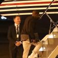 Kanye West embarquant à bord de son jet privé à l'aéroport de Van Nuys (Los Angeles) le 17 novembre 2016