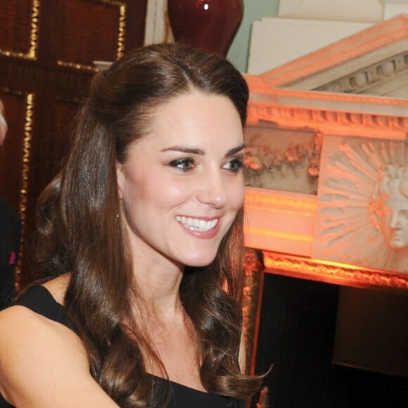 La duchesse Catherine de Cambridge prenait part le 22 novembre 2016 à la cérémonie de remise de prix Wellbeing in Schools Awards de l'association Place2Be dont elle est la marraine, à la Mansion House à Londres.