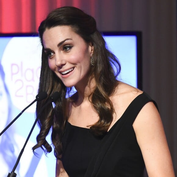 La duchesse Catherine de Cambridge fait un discours le 22 novembre 2016 à la cérémonie de remise de prix Wellbeing in Schools Awards de l'association Place2Be dont elle est la marraine, à la Mansion House à Londres.