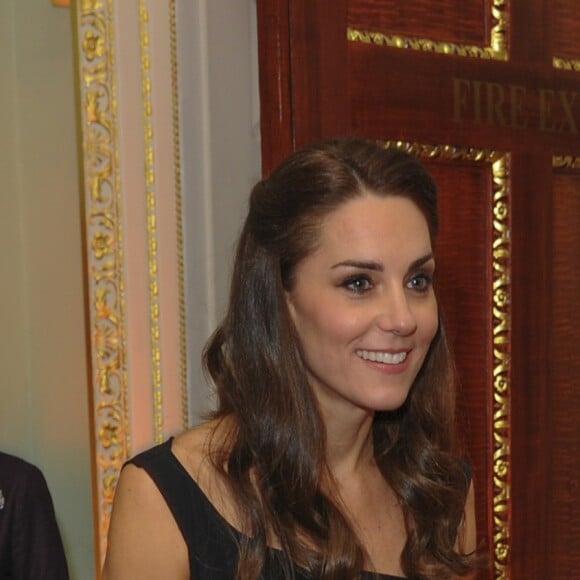 La duchesse Catherine de Cambridge prenait part le 22 novembre 2016 à la cérémonie de remise de prix Wellbeing in Schools Awards de l'association Place2Be dont elle est la marraine, à la Mansion House à Londres.