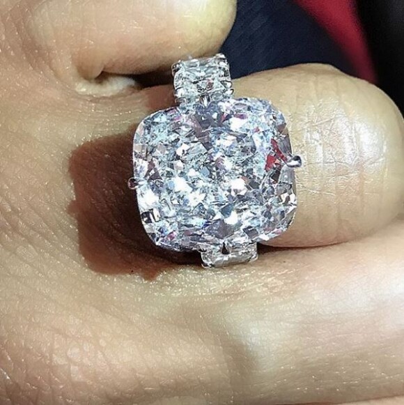 Photo de la bague de fiançailles de Keyshia Ka'oir offerte par Gucci Mane. Atlanta, novembre 2016.