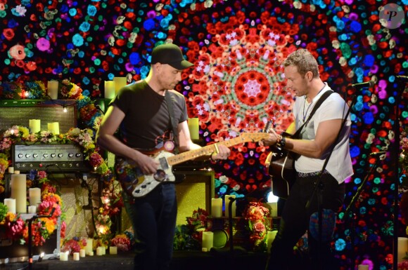 Jonny Buckland (Coldplay), Chris Martin (Coldplay) - People sur le plateau de l'émission TV "Che tempo che Fa" à Milan en Italie le 13 novembre 2016.