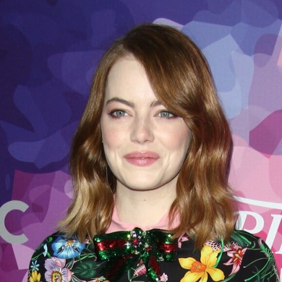 Emma Stone (robe Gucci, collection croisière 2017) à la 2e édition des "StyleMakers Awards" au Quixote à West Hollywood. Los Angeles, le 17 novembre 2016.