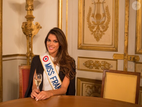 Exclusif - Iris Mittenaere, Miss France 2016 - Soirée pour le lancement du Millésime 2006 de la maison Champagne Collet à l'Ecole Nationale des Beaux-Arts à Paris le 22 septembre 2016.
