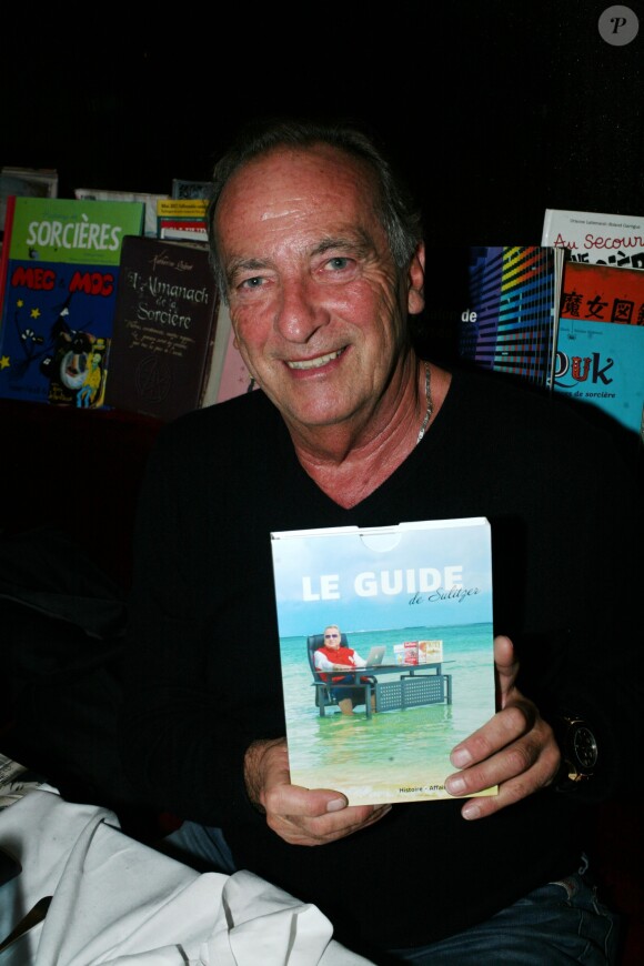 Yves Lecoq - Soirée de lancement du livre "Le Guide de Sulitzer de l'Île Maurice" de Paul-Loup Sulitzer au restaurant "Les Petites Sorcières" à Paris, le 28 novembre 2016.