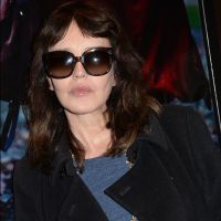 Isabelle Adjani justifie ses longues absences : "Des moments de deuil"...