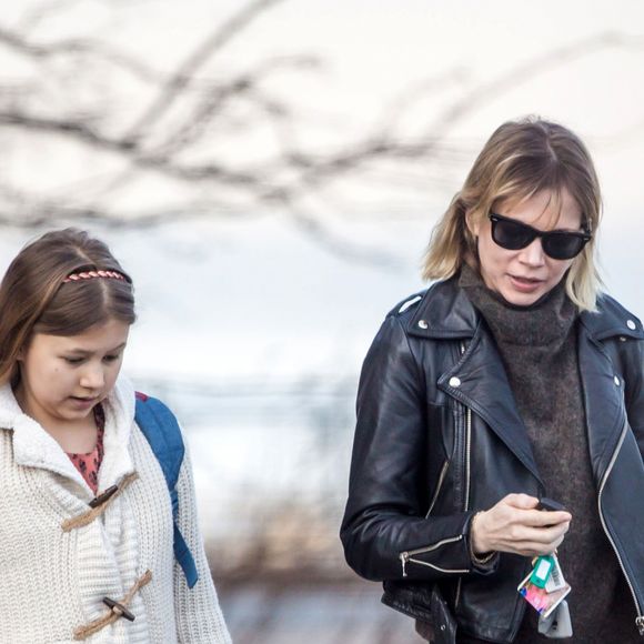 Exclusif - Michelle Williams se promène avec sa fille Matilda Ledger dans les rues de New York, le 8 mars 2016
