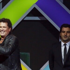 Shakira et Carlos Vives à la cérémonie des 40èmes Music Awards à Barcelone, le 1er décembre 2016.