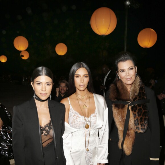 Kourtney Kardashian, Kim Kardashian, Kris Jenner au défilé de mode prêt-à-porter printemps-été 2017 "Givenchy" à Paris. Le 2 octobre 2016 © Christophe Audebert via Bestimage