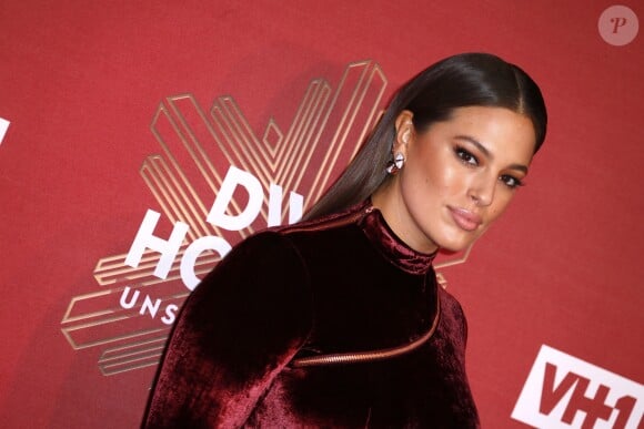 Ashley Graham - Soirée "VH1 Divas Holiday: Unsilent Night" à New York le 2 décembre 2016.  VH1 Divas Holiday: Unsilent Night at Kings Theatre in the Brooklyn borough of New York City, NY on December 2, 2016.02/12/2016 - New York
