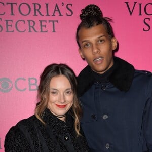 Stromae et sa femme Coralie au défilé "Victoria's Secret Paris 2016" au Grand Palais à Paris, le 30 novembre 2016. © BOV/Bestimage