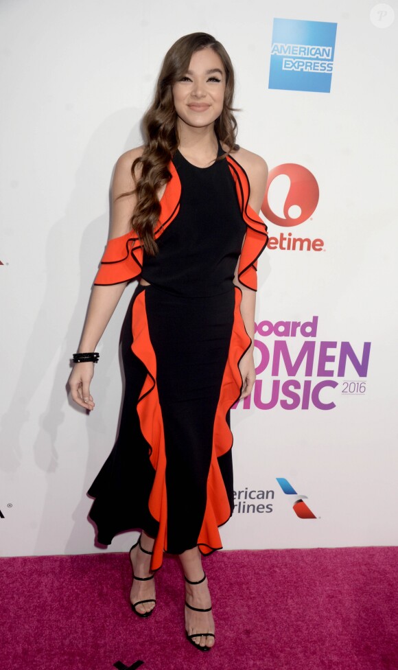 Hailee Steinfeld à la soirée 2016 Billboard Women à New York, le 9 décembre 2016