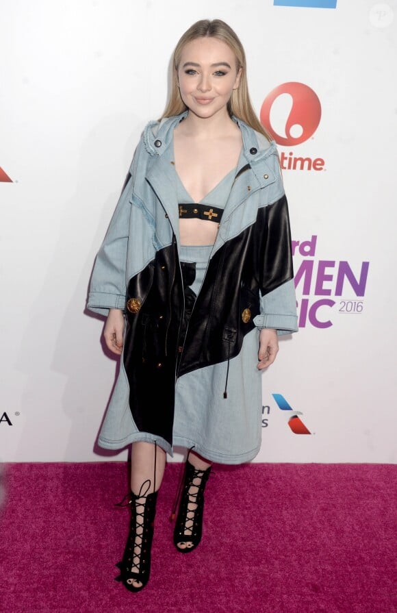 Sabrina Carpenter à la soirée 2016 Billboard Women à New York, le 9 décembre 2016