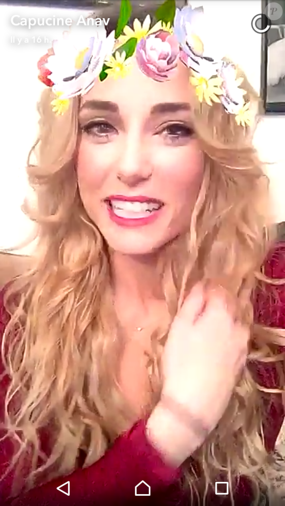 Capucine Anav en blonde, sur Snapchat, dimanche 11 décembre 2016