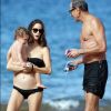 Jeff Goldblum se relaxe sur une plage de Hawaï avec sa femme Emilie Livingston (enceinte) et leur fils Charlie à Hawaï le 11 décembre 2016