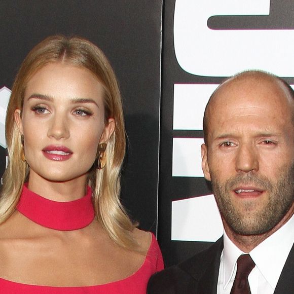 Rosie Huntington-Whiteley et son mari Jason Statham à la première de Mechanic: Resurrection aux cinémas The Arclight à Hollywood, le 22 août 2016