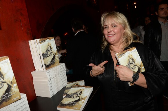 Valérie Damidot lors de la soirée de lancement du livre de Valerie Damidot "Le coeur sur la main, le doigt sur la gachette" au Buddha-Bar à Paris, France, le 2 novembre 2016. © Rachid Bellak/Bestimage