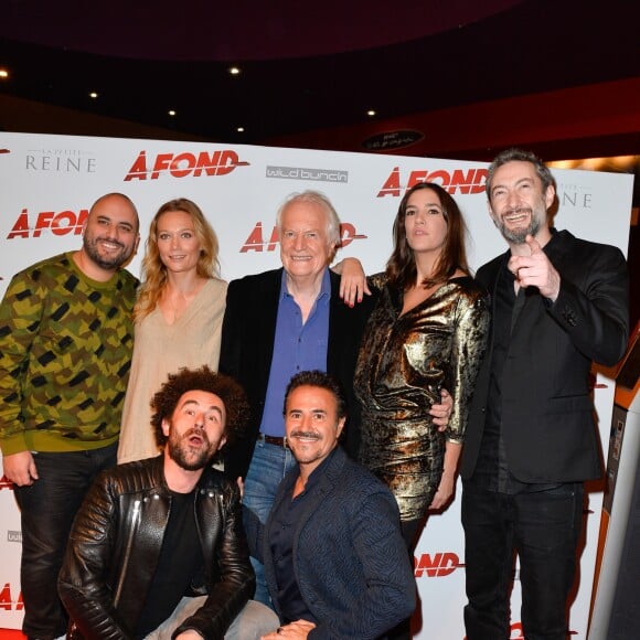 Vincent Desagnat, Jérôme Commandeur, Caroline Vigneaux, André Dussollier, Charlotte Gabris, Nicolas Benamou et José Garcia lors de l'avant-première du film "A Fond" du réalisateur Nicolas Benamou au cinéma Gaumont-Opéra à Paris, France, le 12 décembre 2016. © Coadic Guirec/Bestimage