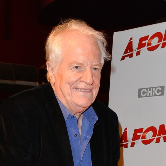 André Dussollier (Le pied dans le plâtre) lors de l'avant-première du film "A Fond" du réalisateur Nicolas Benamou au cinéma Gaumont-Opéra à Paris, France, le 12 décembre 2016. © Coadic Guirec/Bestimage