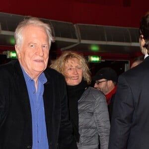 André Dussollier (Le pied dans le plâtre) lors de l'avant-première du film "A Fond" du réalisateur Nicolas Benamou au cinéma Gaumont-Opéra à Paris, France, le 12 décembre 2016. © Coadic Guirec/Bestimage