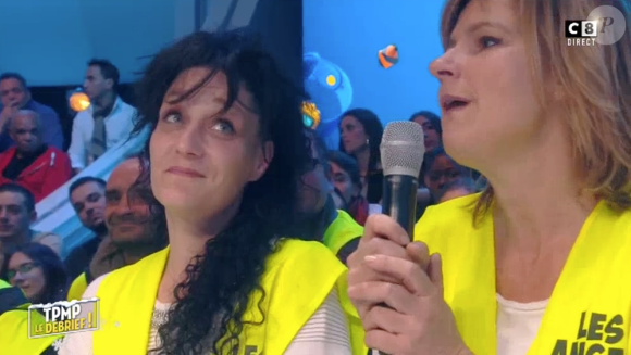 Une première personne a été relogée grâce à Cyril Hanouna et son titre "Petit Baba Noël". Emission "Touche pas à mon poste" sur C8. Le 14 décembre 2016.