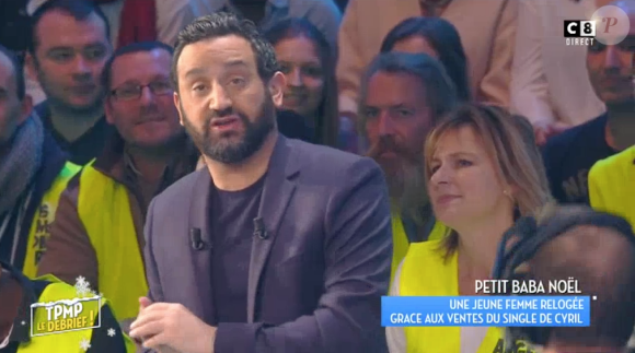 Une première personne a été relogée grâce à Cyril Hanouna et son titre "Petit Baba Noël". Emission "Touche pas à mon poste" sur C8. Le 14 décembre 2016.