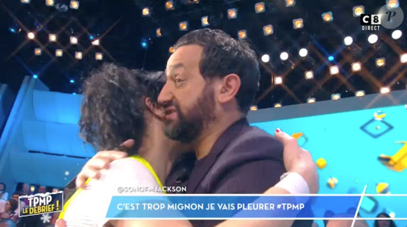 Une première personne a été relogée grâce à Cyril Hanouna et son titre "Petit Baba Noël". Emission "Touche pas à mon poste" sur C8. Le 14 décembre 2016.