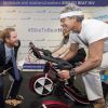 Le prince Harry participe avec d'autres personnalités du monde du sport, de la télévision à la 24ème journée de collecte de fonds caritative dans une salle de l'ICAP à la City à Londres, le 7 décembre 2016.