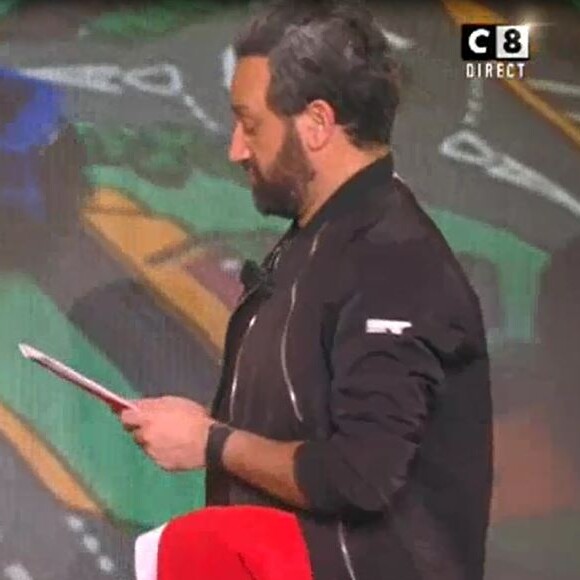 Cyril Hanouna fait un incroyable cadeau à Céline et sa famille prime de "La grande régalade de Baba Noël", jeudi 15 décembre 2016, sur C8