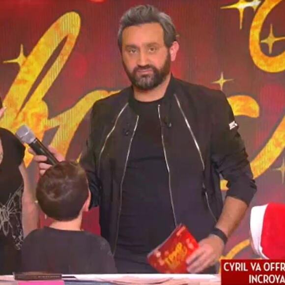 Cyril Hanouna ému - prime de "La grande régalade de Baba Noël", jeudi 15 décembre 2016, sur C8