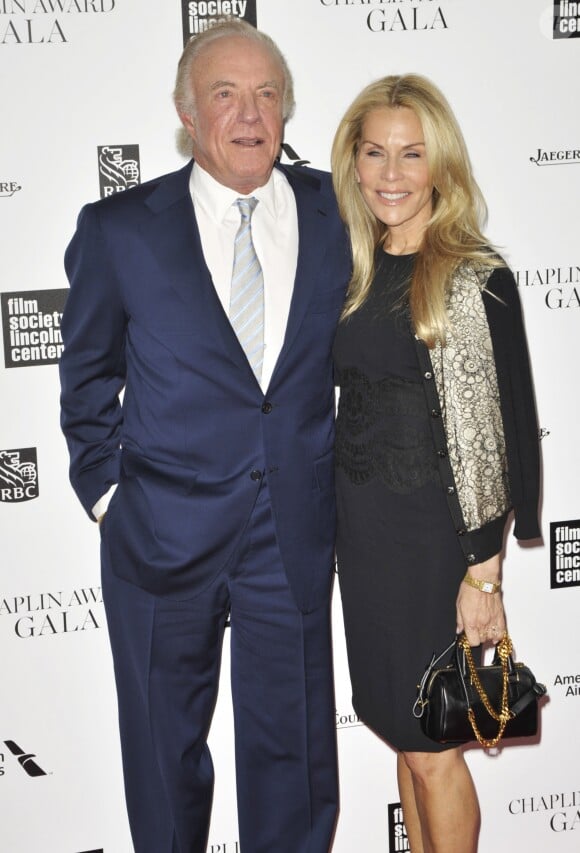 Info - James Caan demande le divorce - James Caan et Linda Stokes - 41e soiréee des "Chaplin Gala Awards" à New York le 28 avril 2014.