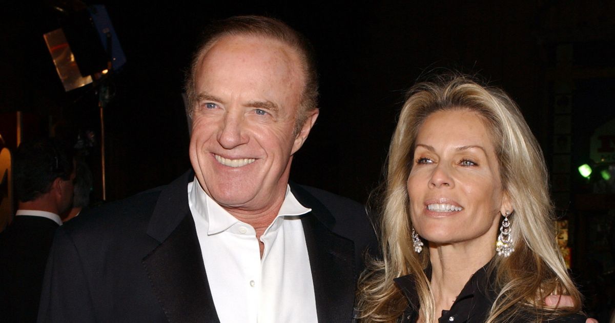 James Caan et sa femme à Los Angeles, le 8 décembre 2004. Purepeople