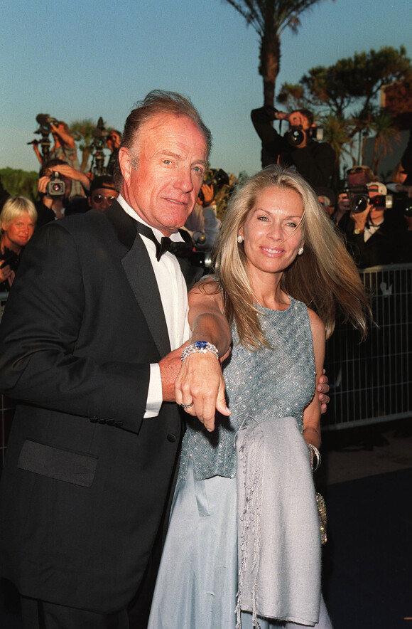 James Caan et Linda Stokes à l'amfAR, Cannes, 2000.