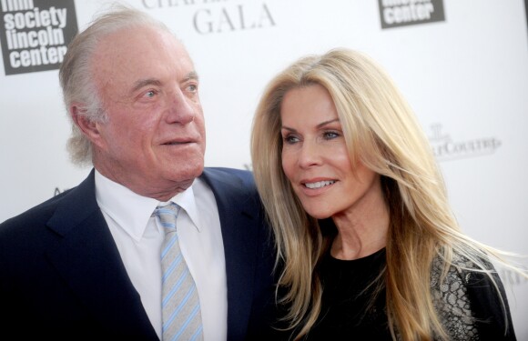 James Caan et Linda Stokes au Chaplin Award Gala honoring Rob Reiner à New York City, le 28 avril 2014.