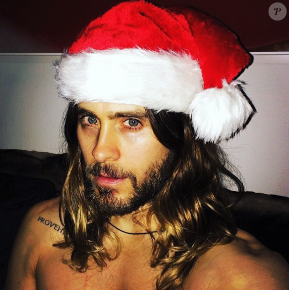 Jared Leto joue les pères Noël sexy sur Instagram le 22 décembre 2016.