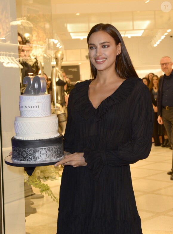 Irina Shayk célèbre le 20ème anniversaire de la marque de lingerie "Intimissimi" à Madrid, Espagne, le 17 novembre 2016.