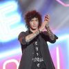 Julian Perretta - Enregistrement de l'émission "Tout le monde chante contre le cancer, les stars relèvent le défi" à l'Olympia, qui sera diffusée le 22 décembre sur W9. Le 6 décembre 2016 © Guignebourg-Perusseau / Bestimage