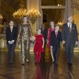 Le roi Philippe de Belgique, la reine Mathilde de Belgique, leurs enfants, le prince Gabriel, le prince Emmanuel, la princesse Eléonore et la princesse Elisabeth assistent au concert de Noël au Palais Royal de Bruxelles, Belgique, le 21 décembre 2016.