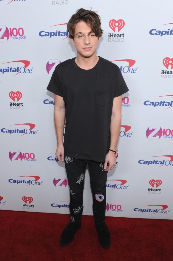 Charlie Puth à la Soirée "Z100's Jingle Ball 2016" au Madison Square Garden à New York, le 9 décembre 2016.