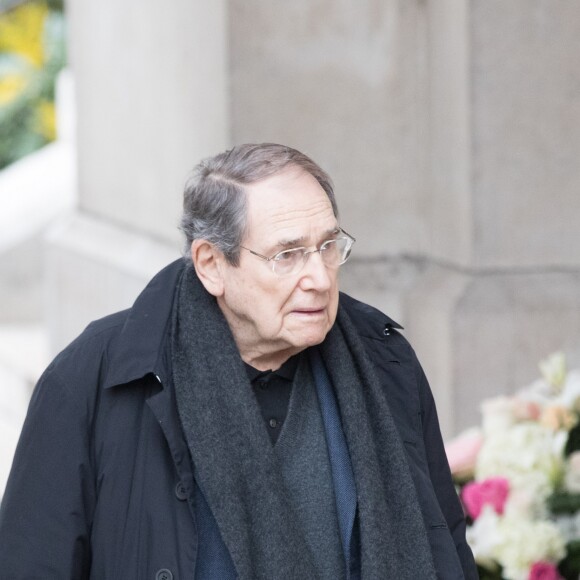 Robert Hossein - Sorties des obsèques de Michèle Morgan en l'église Saint-Pierre de Neuilly-sur-Seine. Le 23 décembre 2016