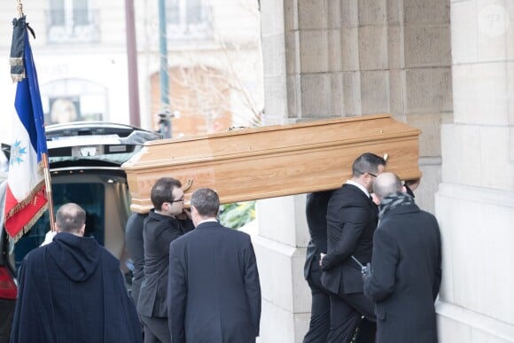 Illustration - Sorties des obsèques de Michèle Morgan en l'église Saint-Pierre de Neuilly-sur-Seine. Le 23 décembre 2016